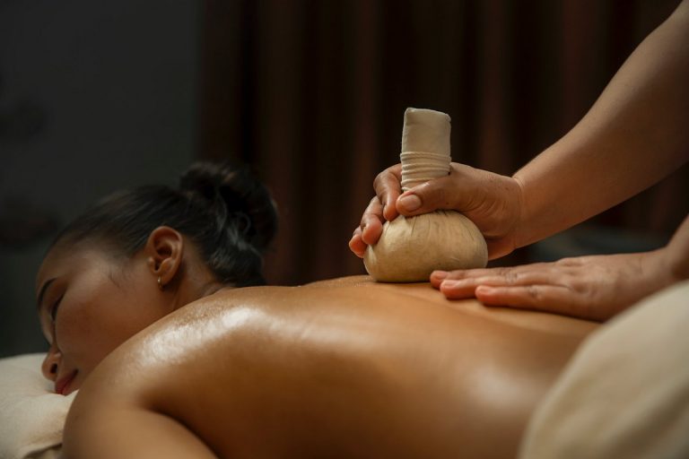 hot compress massage 768x512