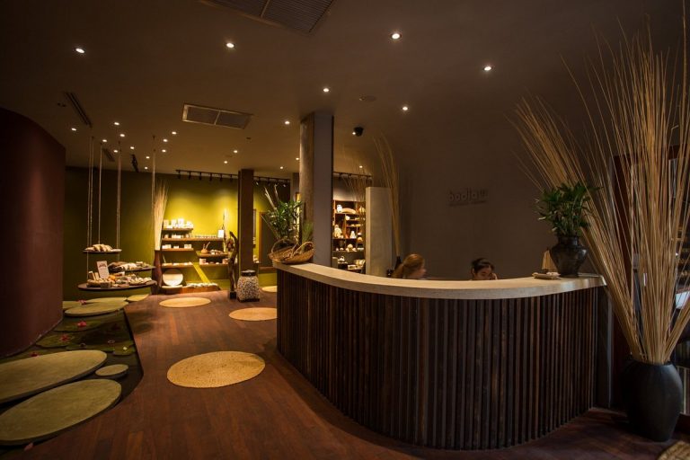 reception counter 1 768x512