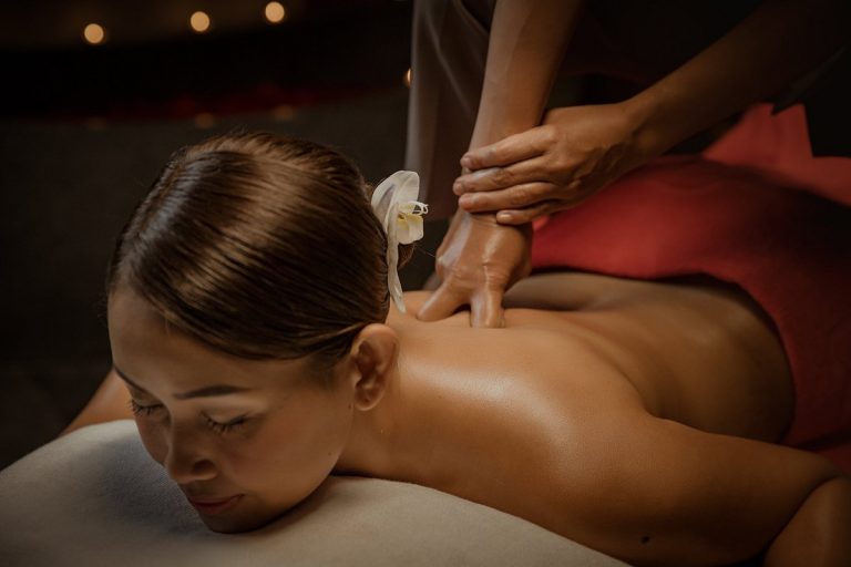 stress reliever massage 768x512