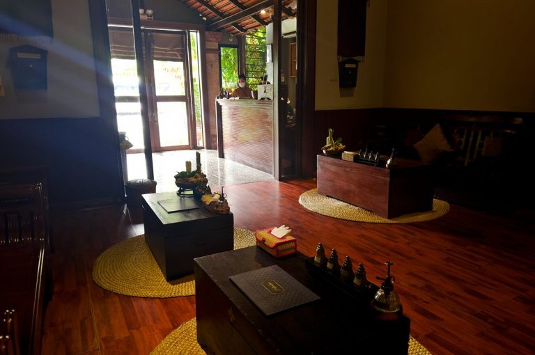 waiting hall at angkor 768x510